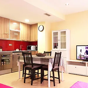 https://lloret-beach-apartments.topcostabravahotels.com